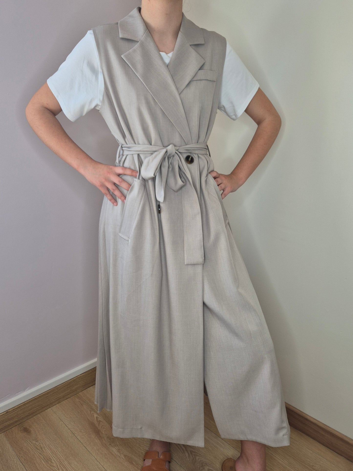 Robe tailleur sans manche