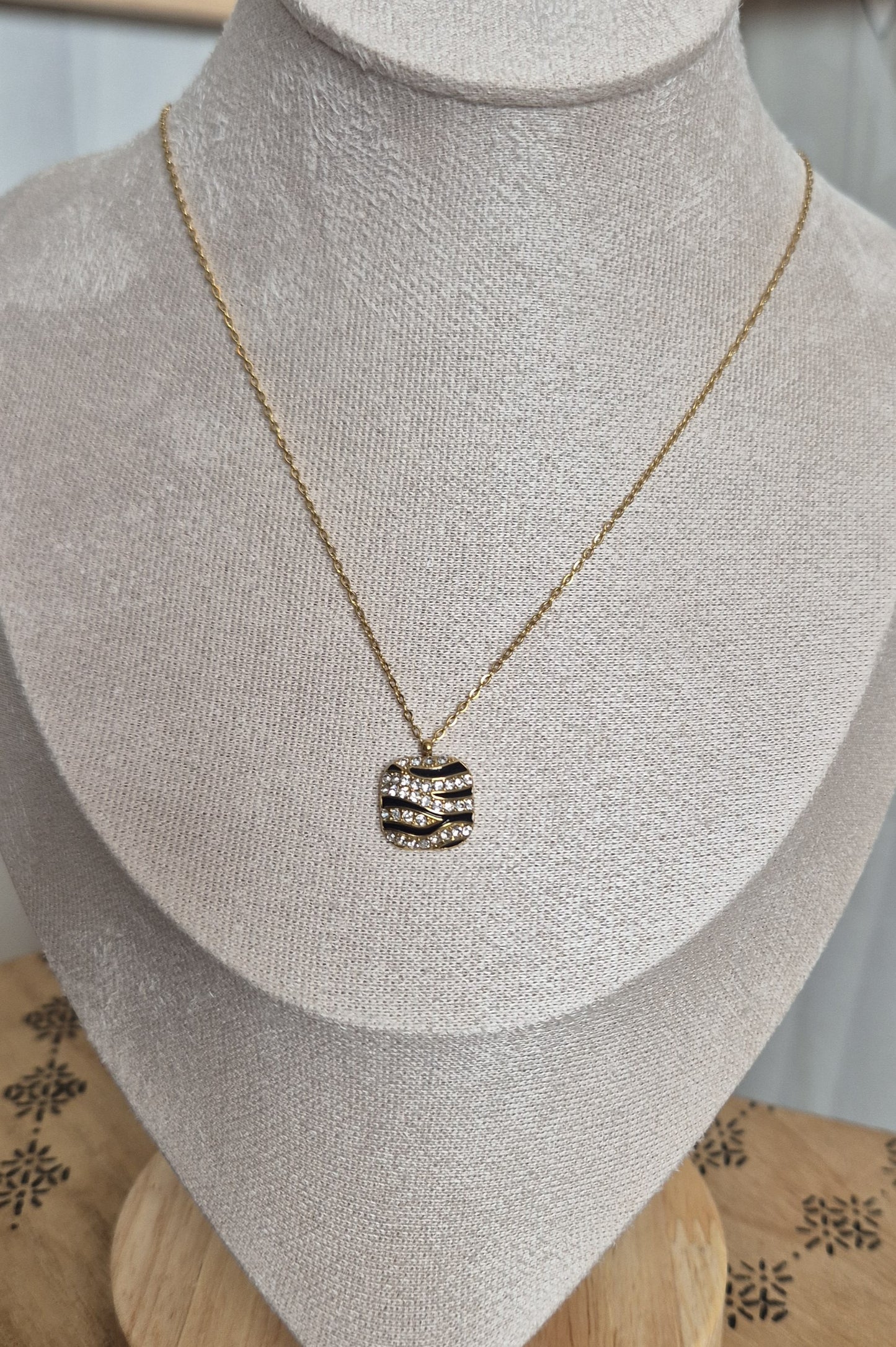 Collier diamant noir